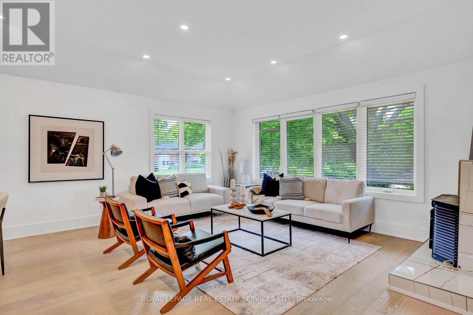 












248 WALES CRESCENT

,
Oakville,




Ontario
L6L3X7


