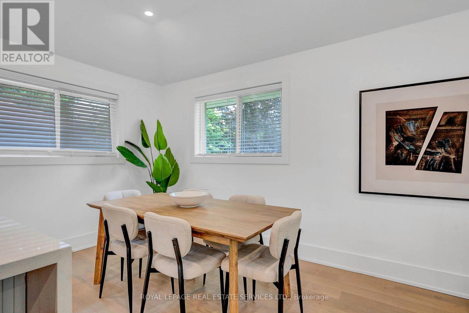 












248 WALES CRESCENT

,
Oakville,




Ontario
L6L3X7

