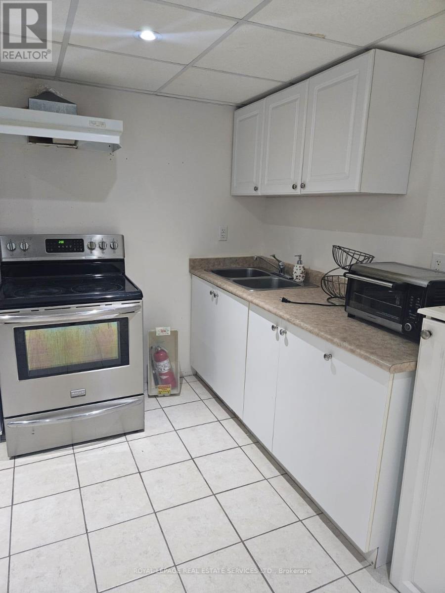 












BSMT - 602 NAPA VALLEY AVENUE

,
Vaughan,




Ontario
L4H1R1

