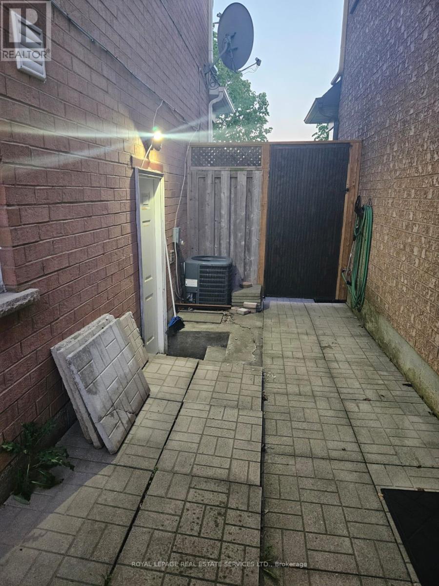 












BSMT - 602 NAPA VALLEY AVENUE

,
Vaughan,




Ontario
L4H1R1

