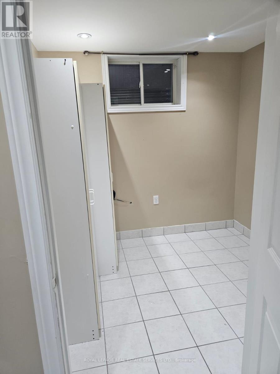 












BSMT - 602 NAPA VALLEY AVENUE

,
Vaughan,




Ontario
L4H1R1

