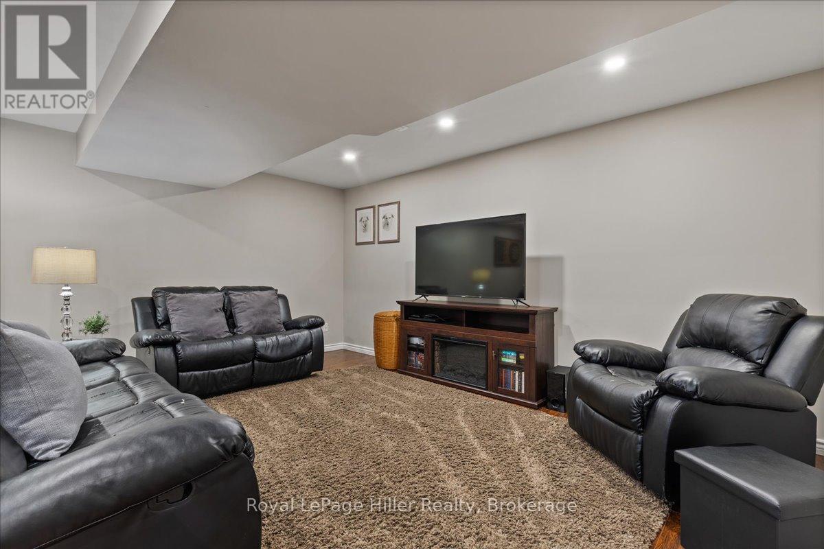 












83 BELL COURT

,
Stratford,




Ontario
N5A7W8

