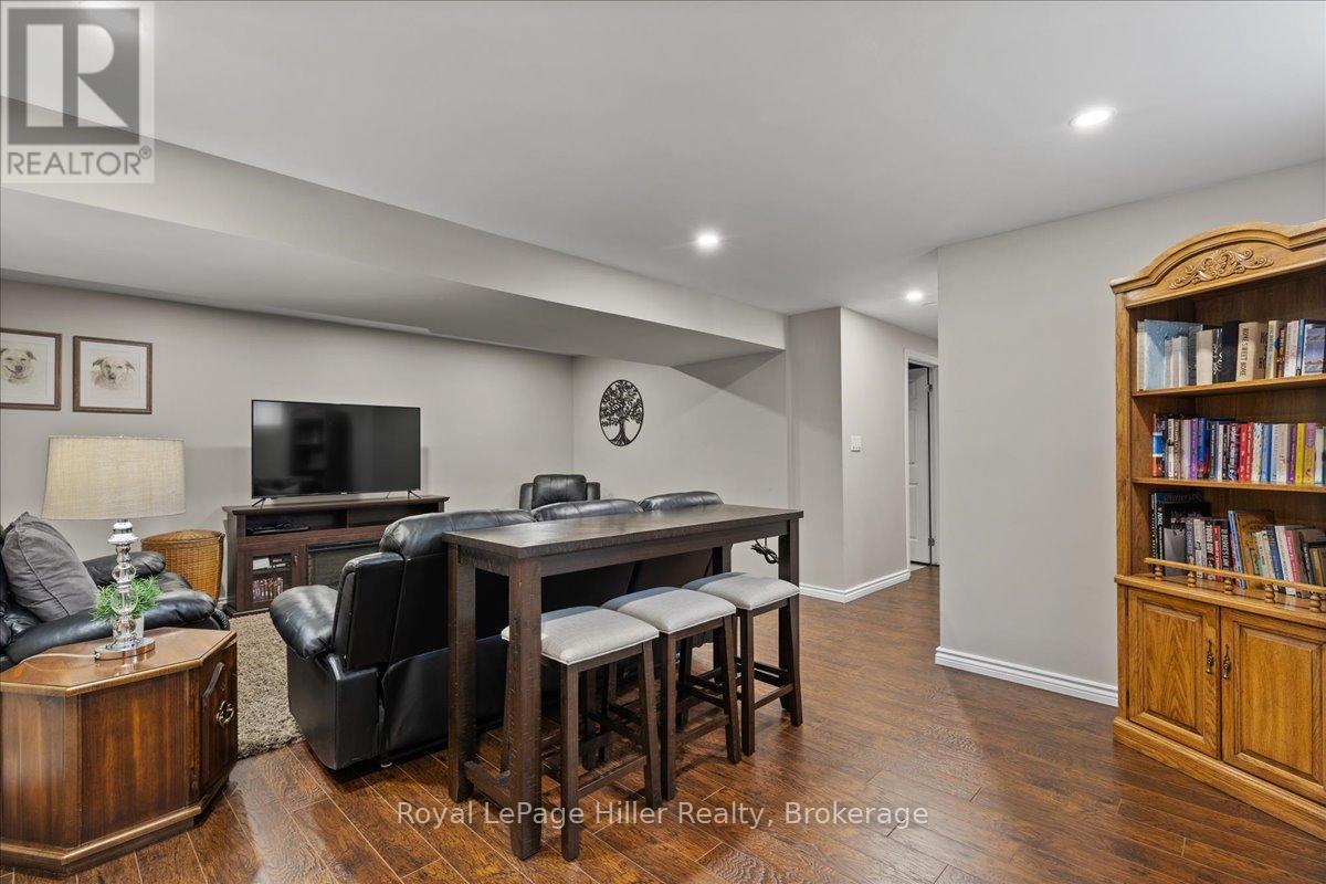












83 BELL COURT

,
Stratford,




Ontario
N5A7W8

