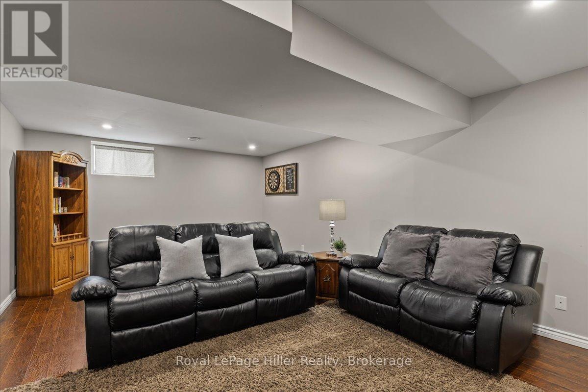 












83 BELL COURT

,
Stratford,




Ontario
N5A7W8

