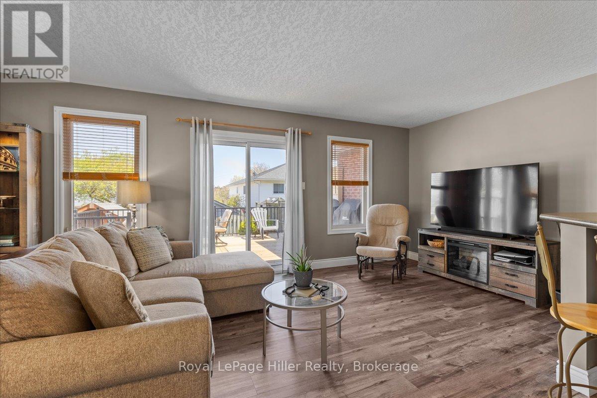 












83 BELL COURT

,
Stratford,




Ontario
N5A7W8

