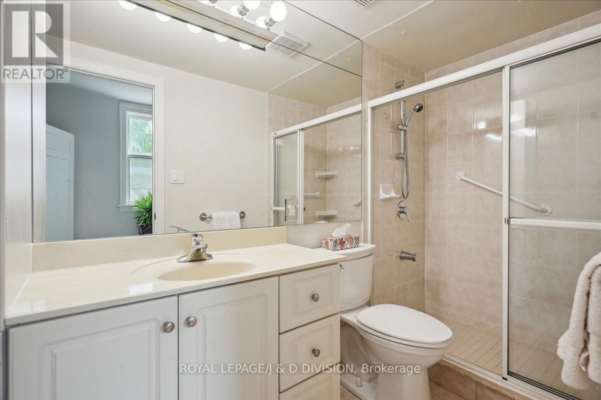 












51 CHICORA AVENUE

,
Toronto,




Ontario
M5R1T7

