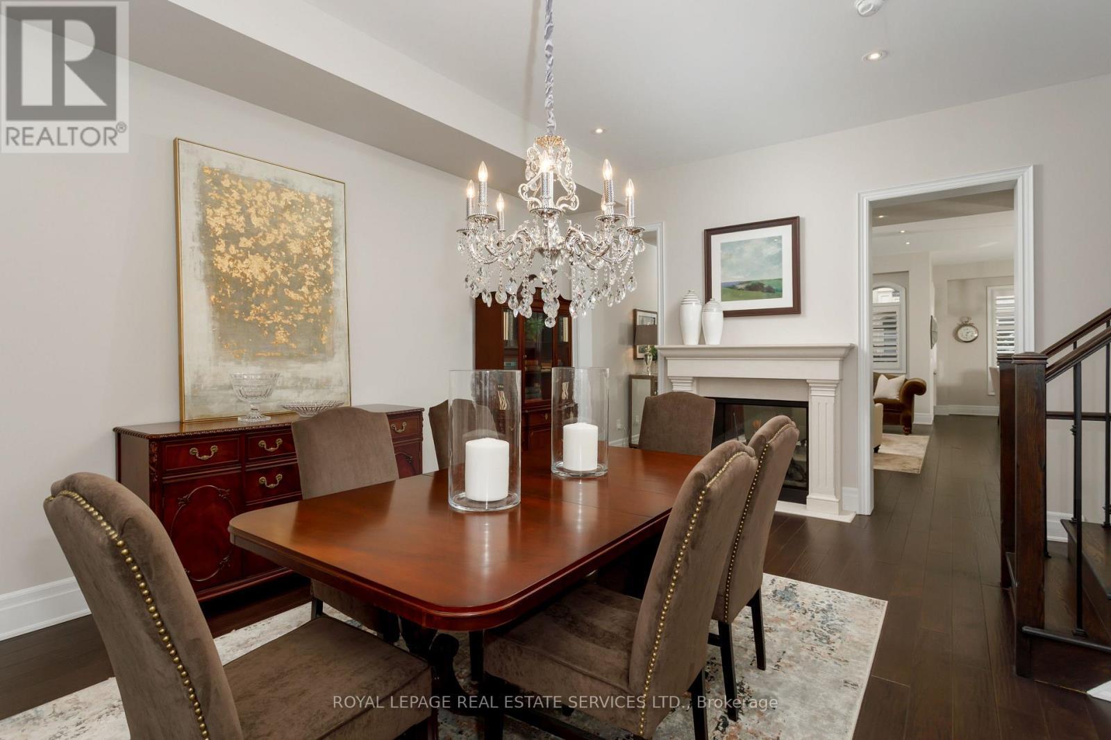 












251 HANOVER STREET

,
Oakville,




Ontario
L6K0H3

