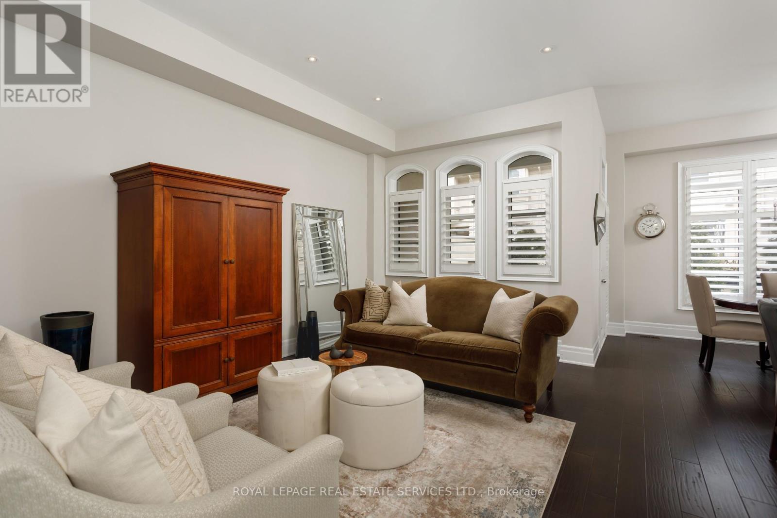












251 HANOVER STREET

,
Oakville,




Ontario
L6K0H3

