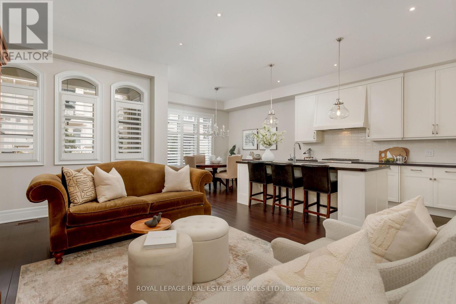 












251 HANOVER STREET

,
Oakville,




Ontario
L6K0H3

