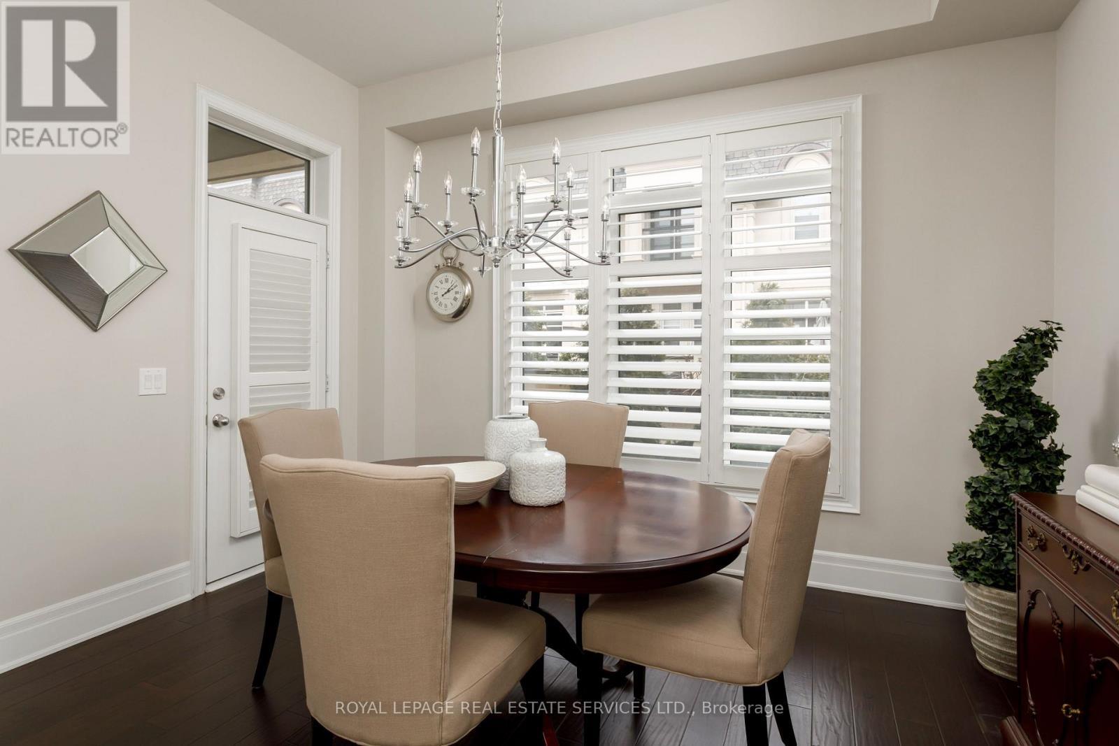 












251 HANOVER STREET

,
Oakville,




Ontario
L6K0H3

