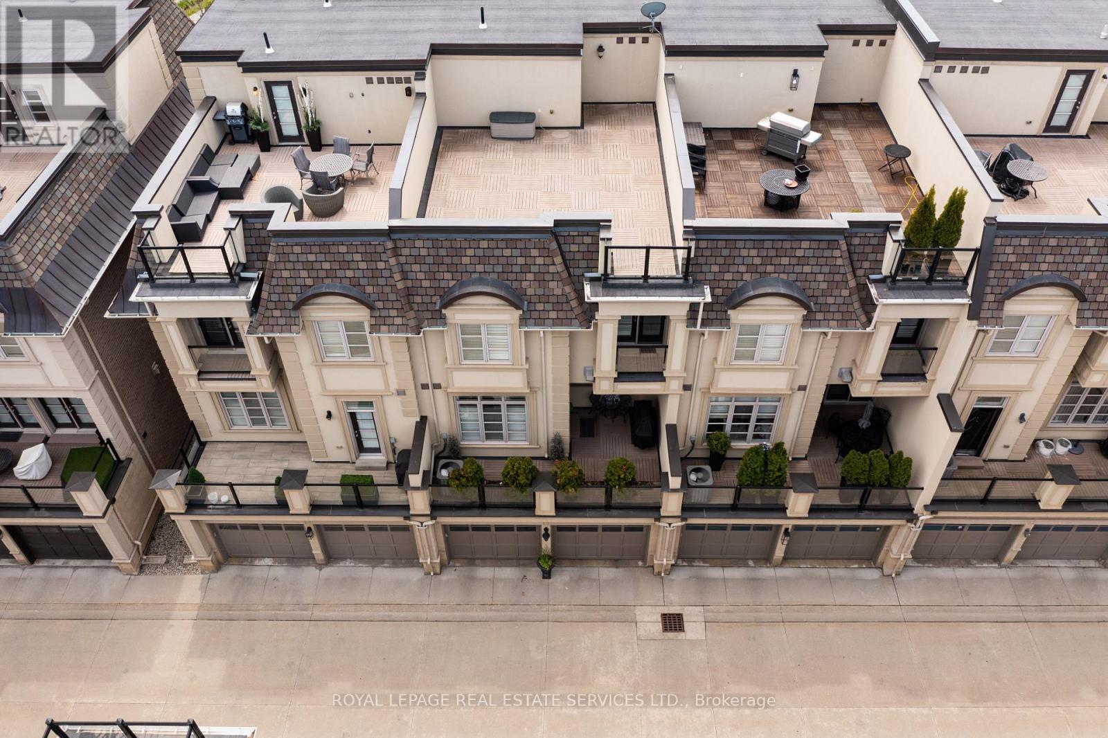 












251 HANOVER STREET

,
Oakville,




Ontario
L6K0H3


