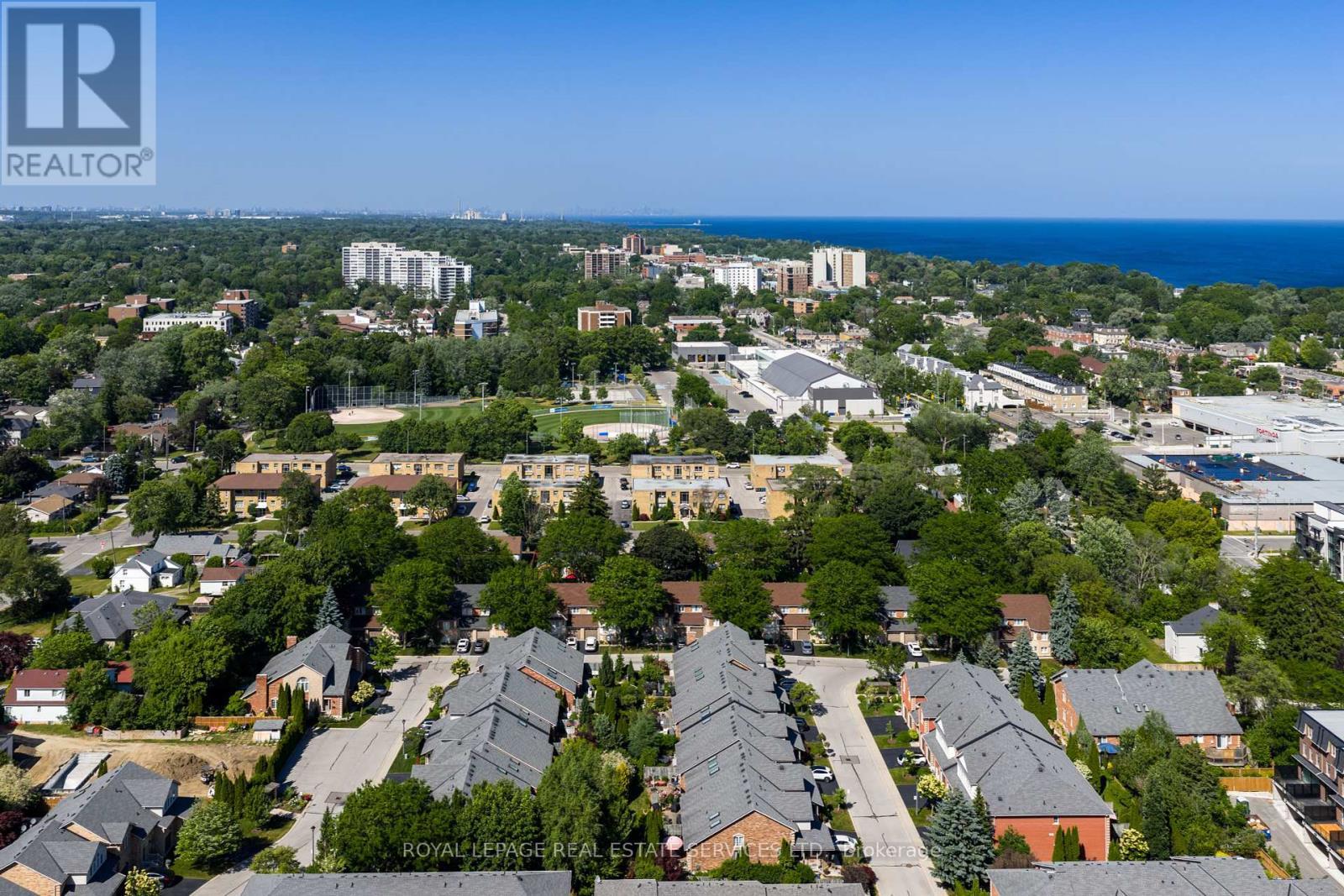 












251 HANOVER STREET

,
Oakville,




Ontario
L6K0H3

