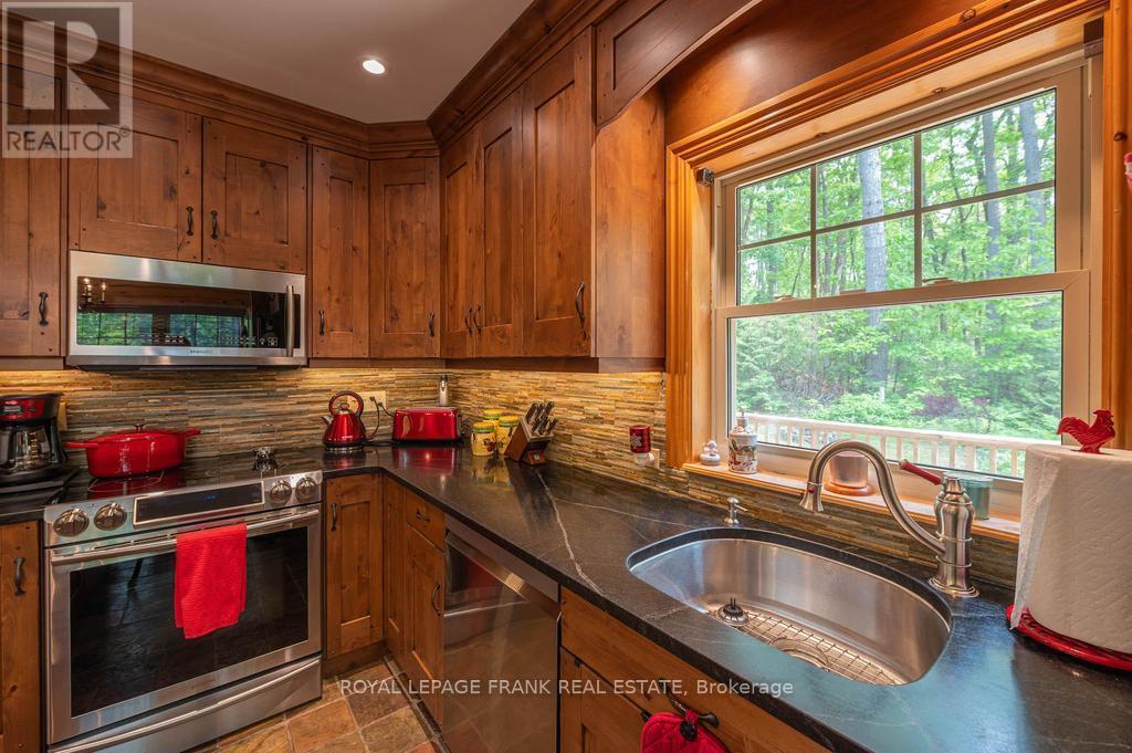 












120 SUGARBUSH CRESCENT

,
Trent Lakes,




Ontario
K0L1J0

