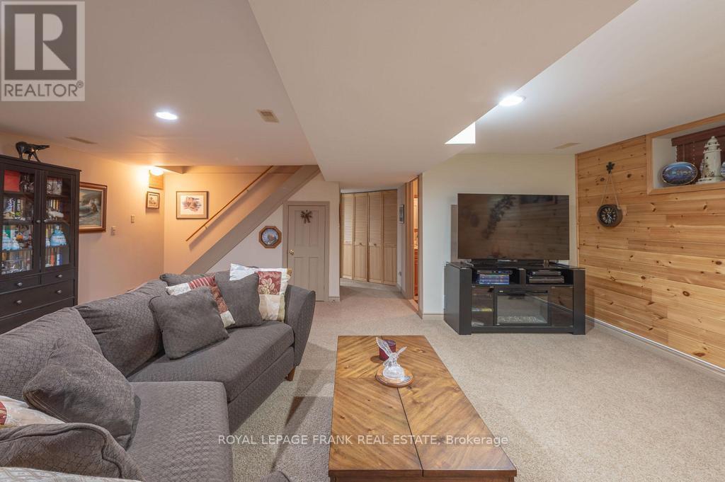 












120 SUGARBUSH CRESCENT

,
Trent Lakes,




Ontario
K0L1J0

