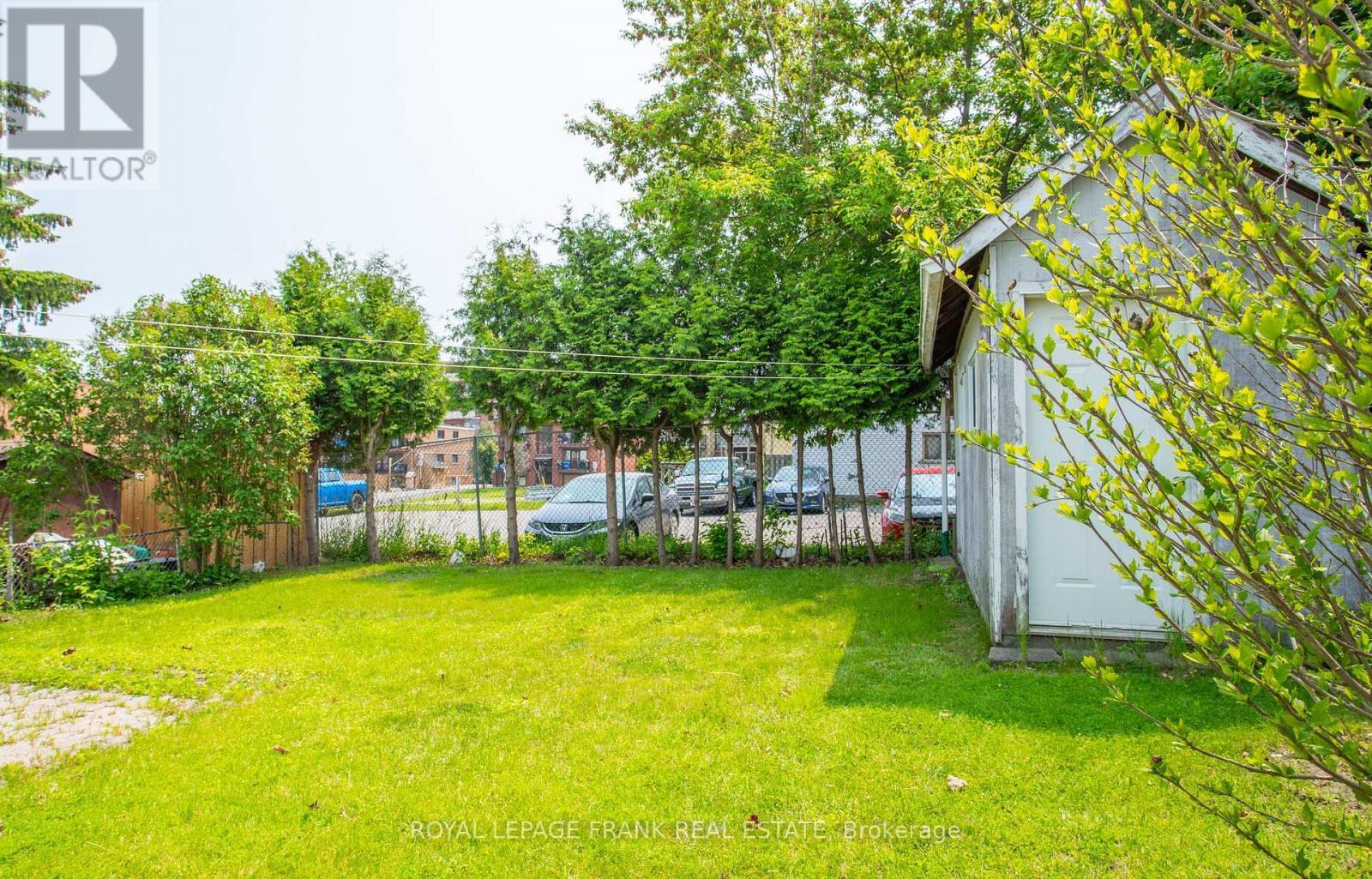 












377 ADELAIDE AVENUE W

,
Oshawa (McLaughlin),




Ontario
L1J2R7

