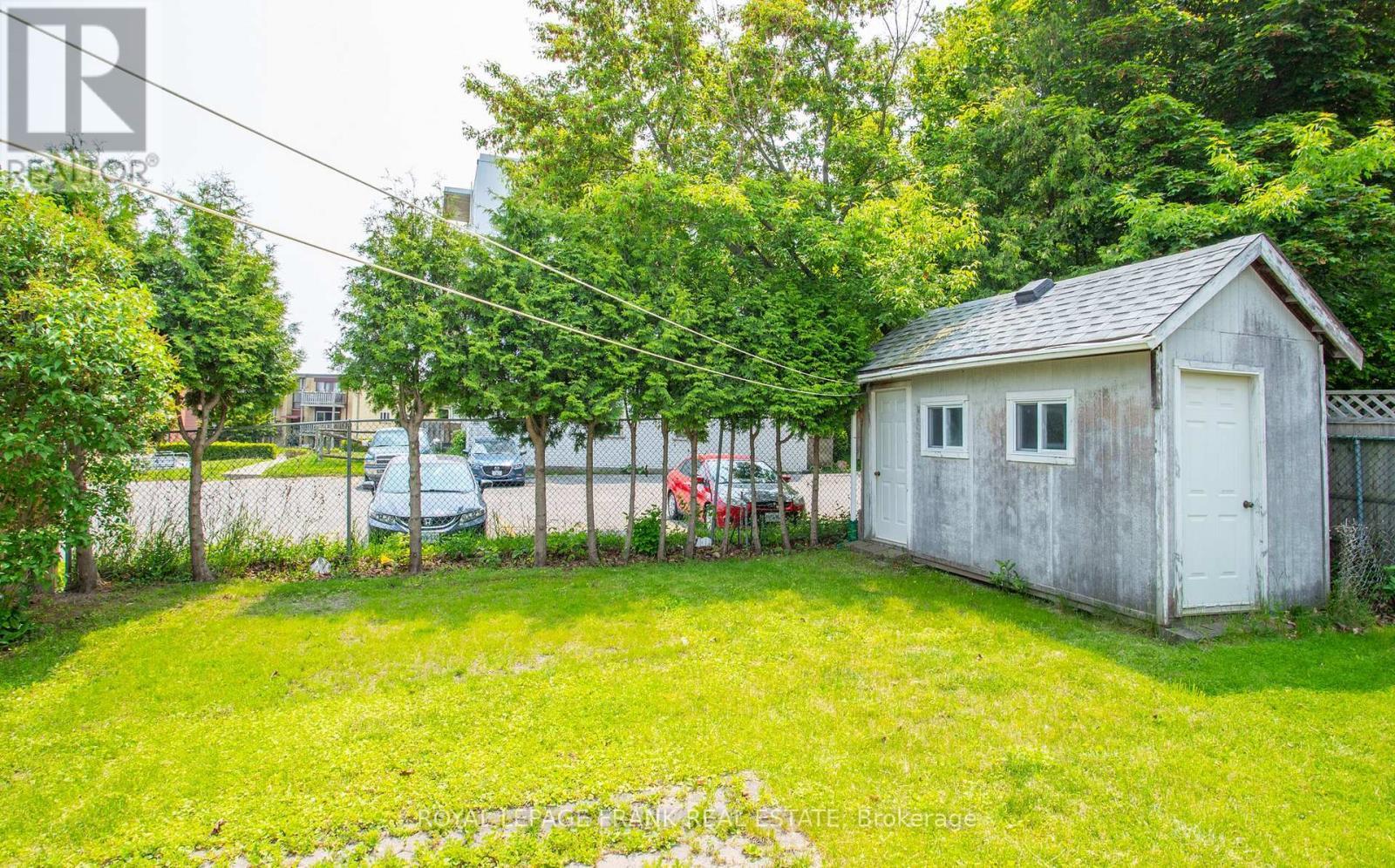 












377 ADELAIDE AVENUE W

,
Oshawa (McLaughlin),




Ontario
L1J2R7


