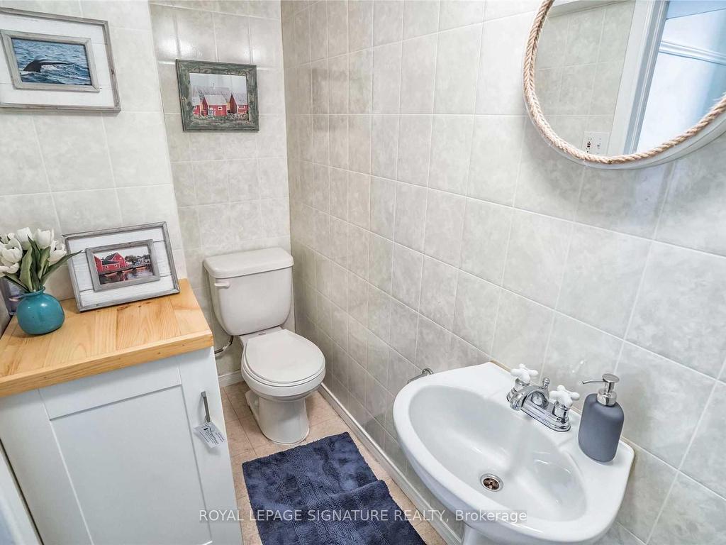 









20


Roblin

Avenue,
Toronto,




ON
M4C 3P8

