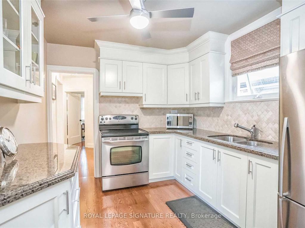









20


Roblin

Avenue,
Toronto,




ON
M4C 3P8

