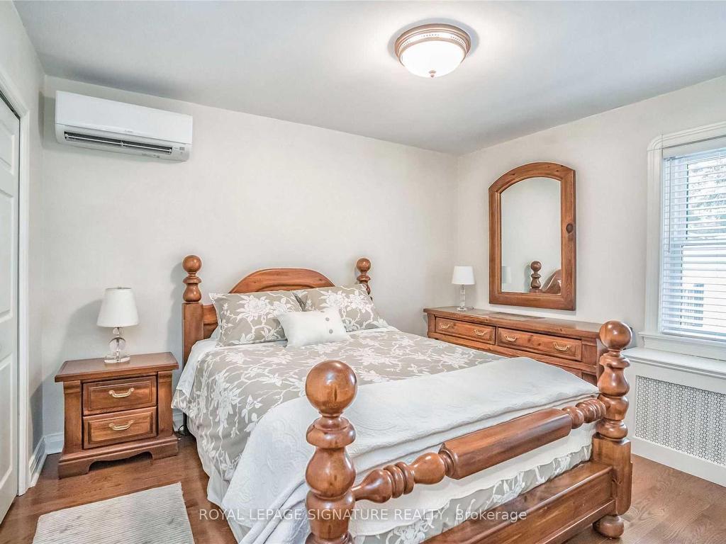 









20


Roblin

Avenue,
Toronto,




ON
M4C 3P8

