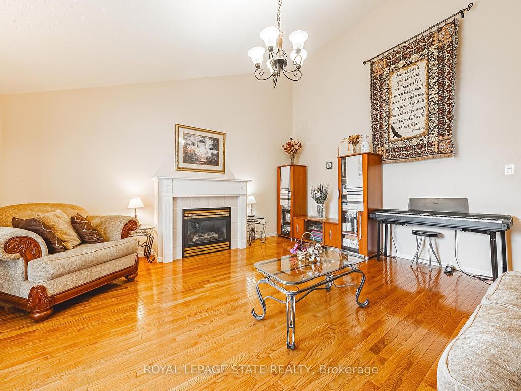 









148


Meadow Wood

Crescent,
Hamilton,




ON
L8J 3Z8

