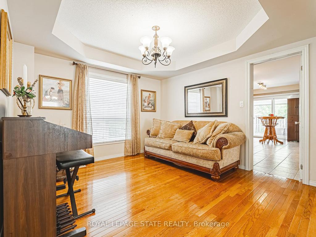 









148


Meadow Wood

Crescent,
Hamilton,




ON
L8J 3Z8

