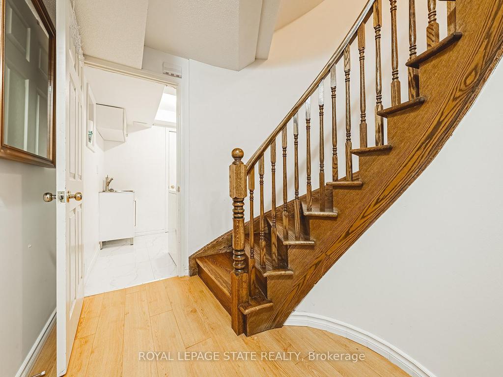 









148


Meadow Wood

Crescent,
Hamilton,




ON
L8J 3Z8

