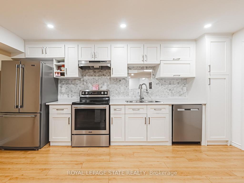 









148


Meadow Wood

Crescent,
Hamilton,




ON
L8J 3Z8

