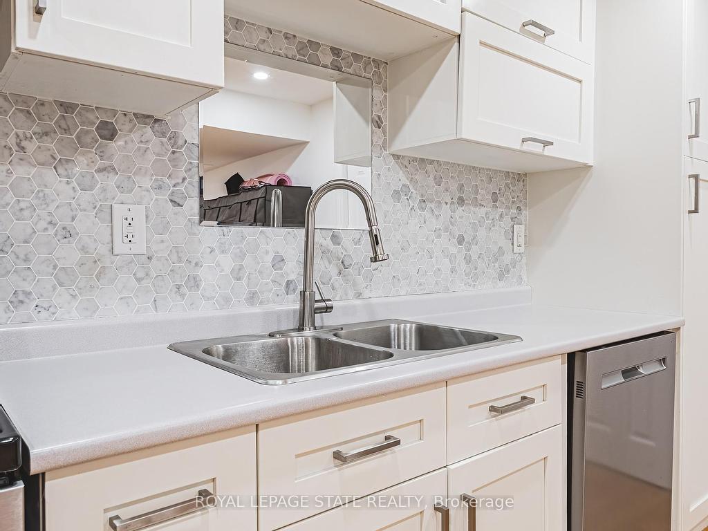 









148


Meadow Wood

Crescent,
Hamilton,




ON
L8J 3Z8


