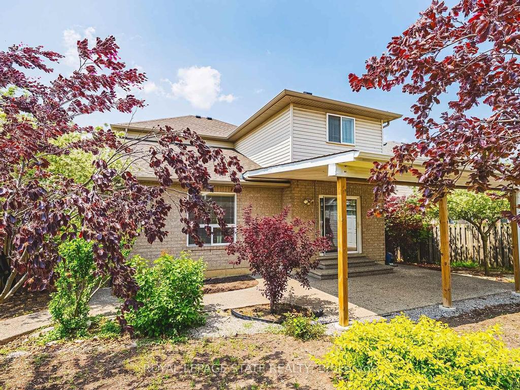 









148


Meadow Wood

Crescent,
Hamilton,




ON
L8J 3Z8

