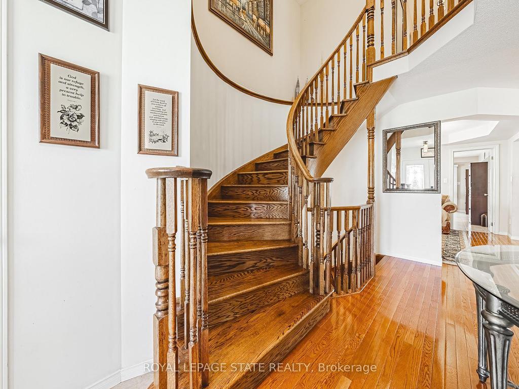 









148


Meadow Wood

Crescent,
Hamilton,




ON
L8J 3Z8

