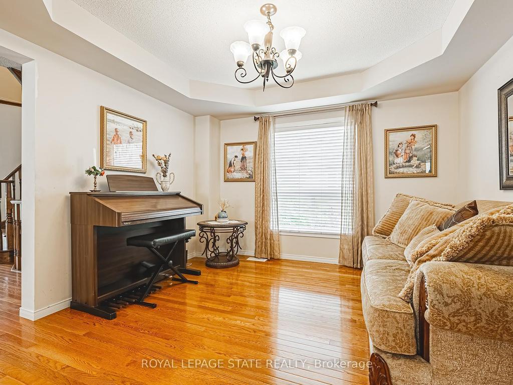 









148


Meadow Wood

Crescent,
Hamilton,




ON
L8J 3Z8

