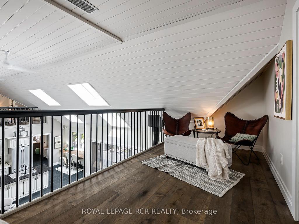 









427049


25th

Side Road,
Mono,




ON
L9V 1E5

