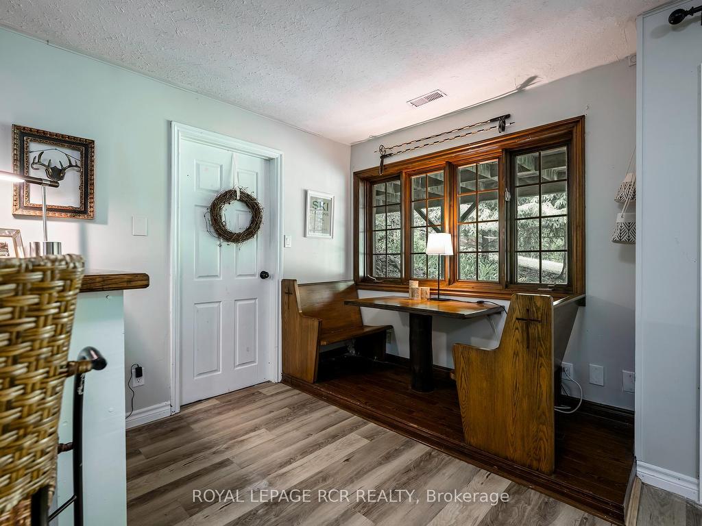 









427049


25th

Side Road,
Mono,




ON
L9V 1E5

