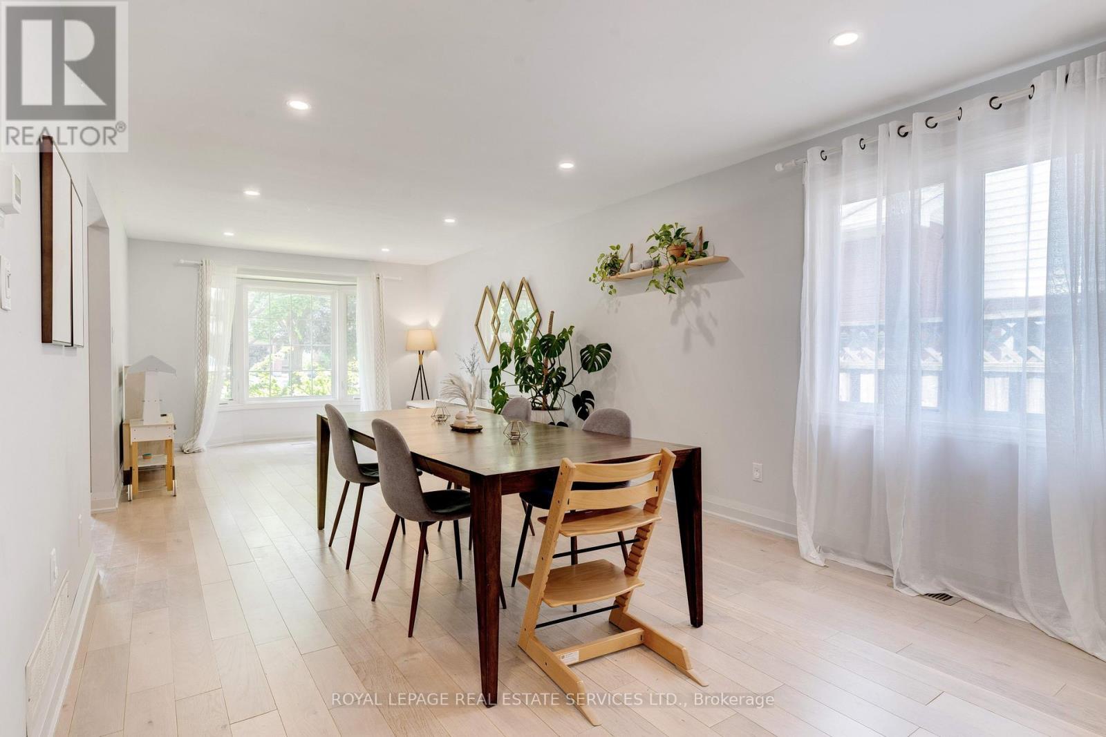 












2139 MARC LANE

,
Burlington,




Ontario
L7M3P7

