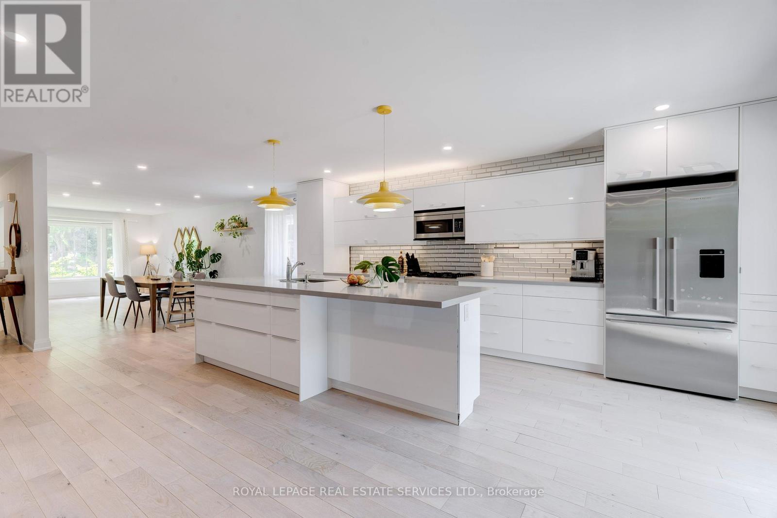 












2139 MARC LANE

,
Burlington,




Ontario
L7M3P7

