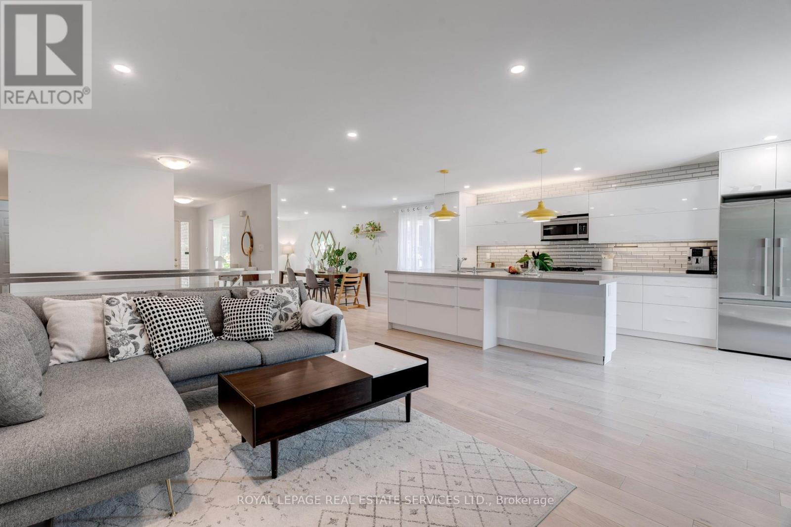 












2139 MARC LANE

,
Burlington,




Ontario
L7M3P7

