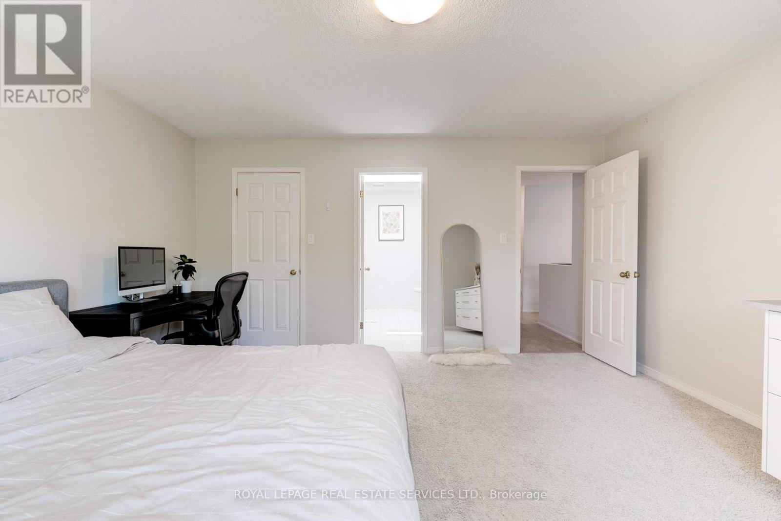 












2139 MARC LANE

,
Burlington,




Ontario
L7M3P7


