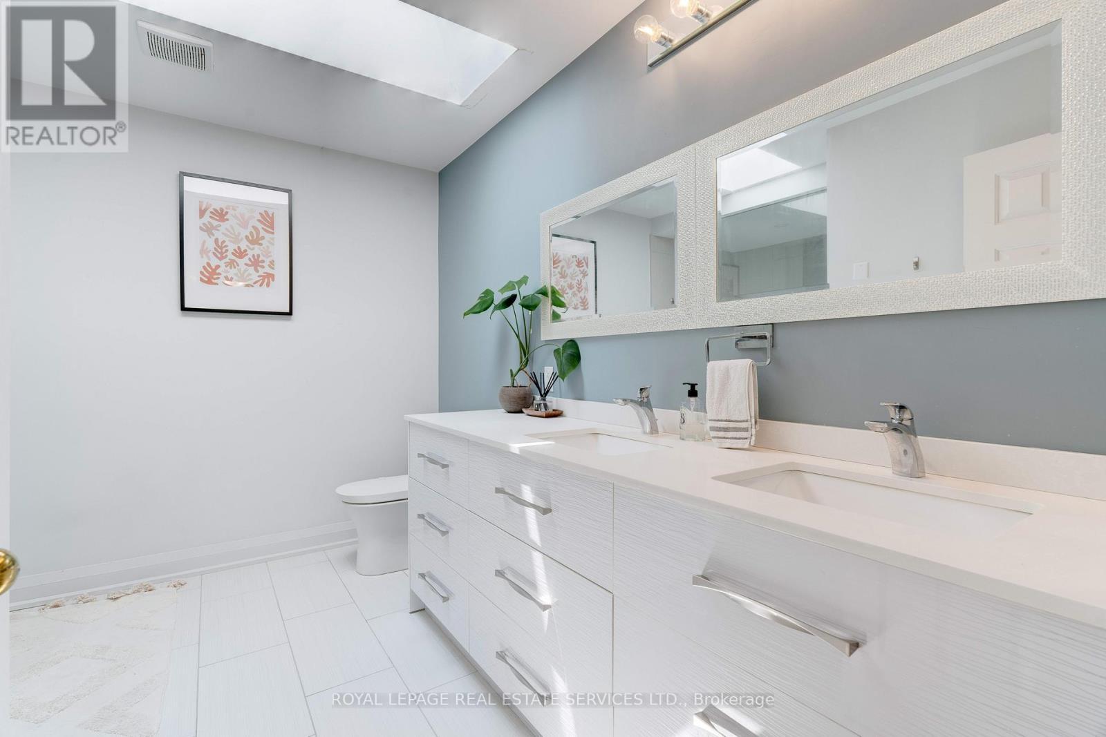 












2139 MARC LANE

,
Burlington,




Ontario
L7M3P7

