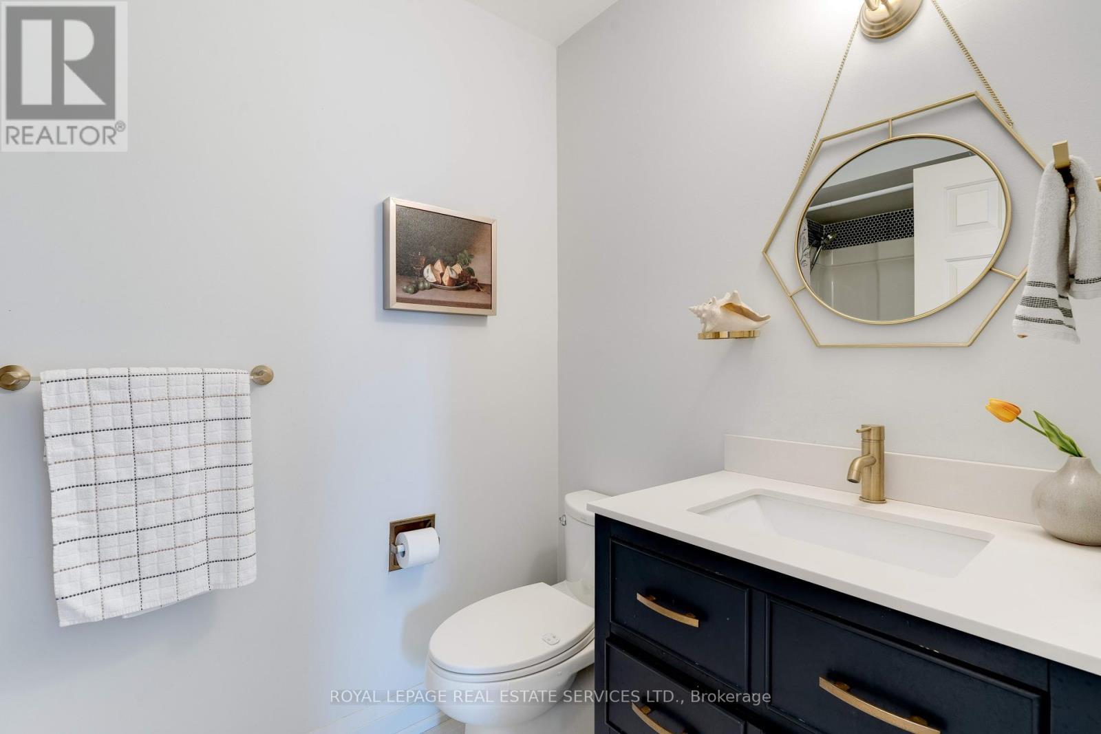 












2139 MARC LANE

,
Burlington,




Ontario
L7M3P7

