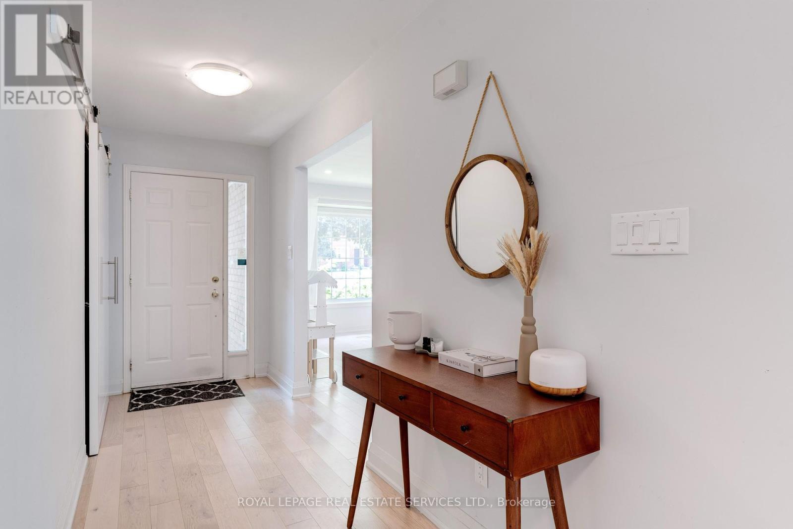 












2139 MARC LANE

,
Burlington,




Ontario
L7M3P7

