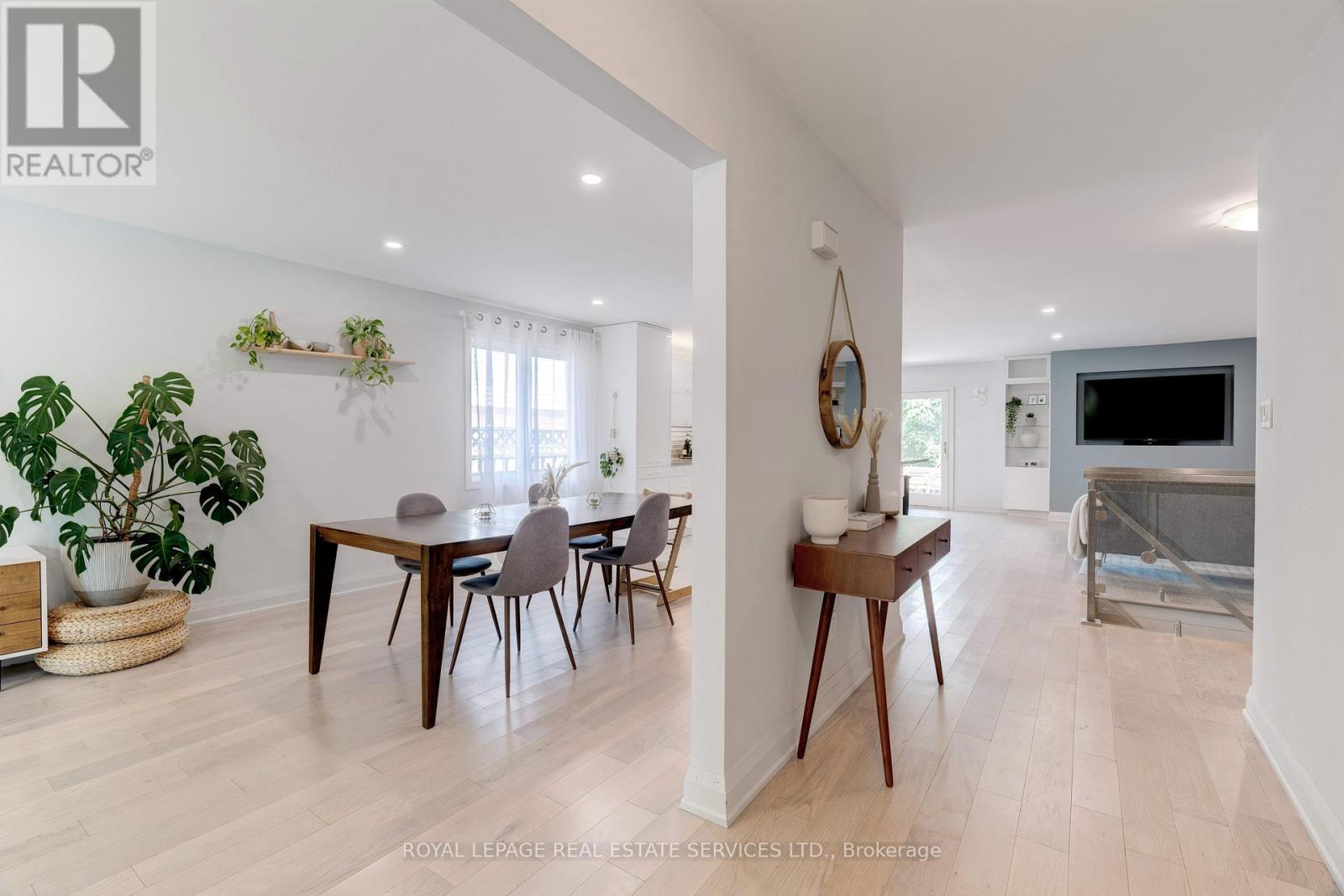 












2139 MARC LANE

,
Burlington,




Ontario
L7M3P7

