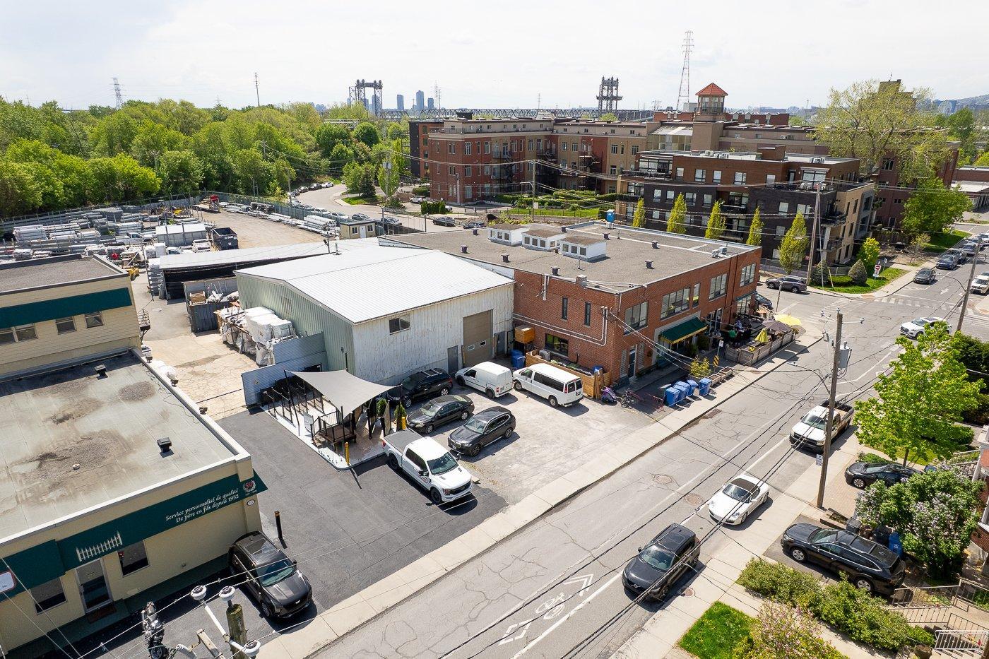 









205

 - 215


Av. St-Denis

,
Saint-Lambert,




QC
J4P2G4

