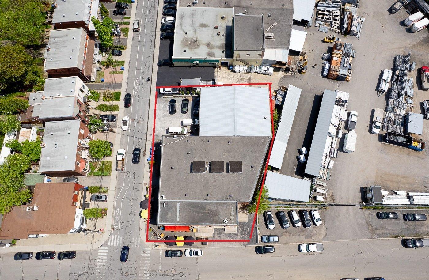









205

 - 215


Av. St-Denis

,
Saint-Lambert,




QC
J4P2G4

