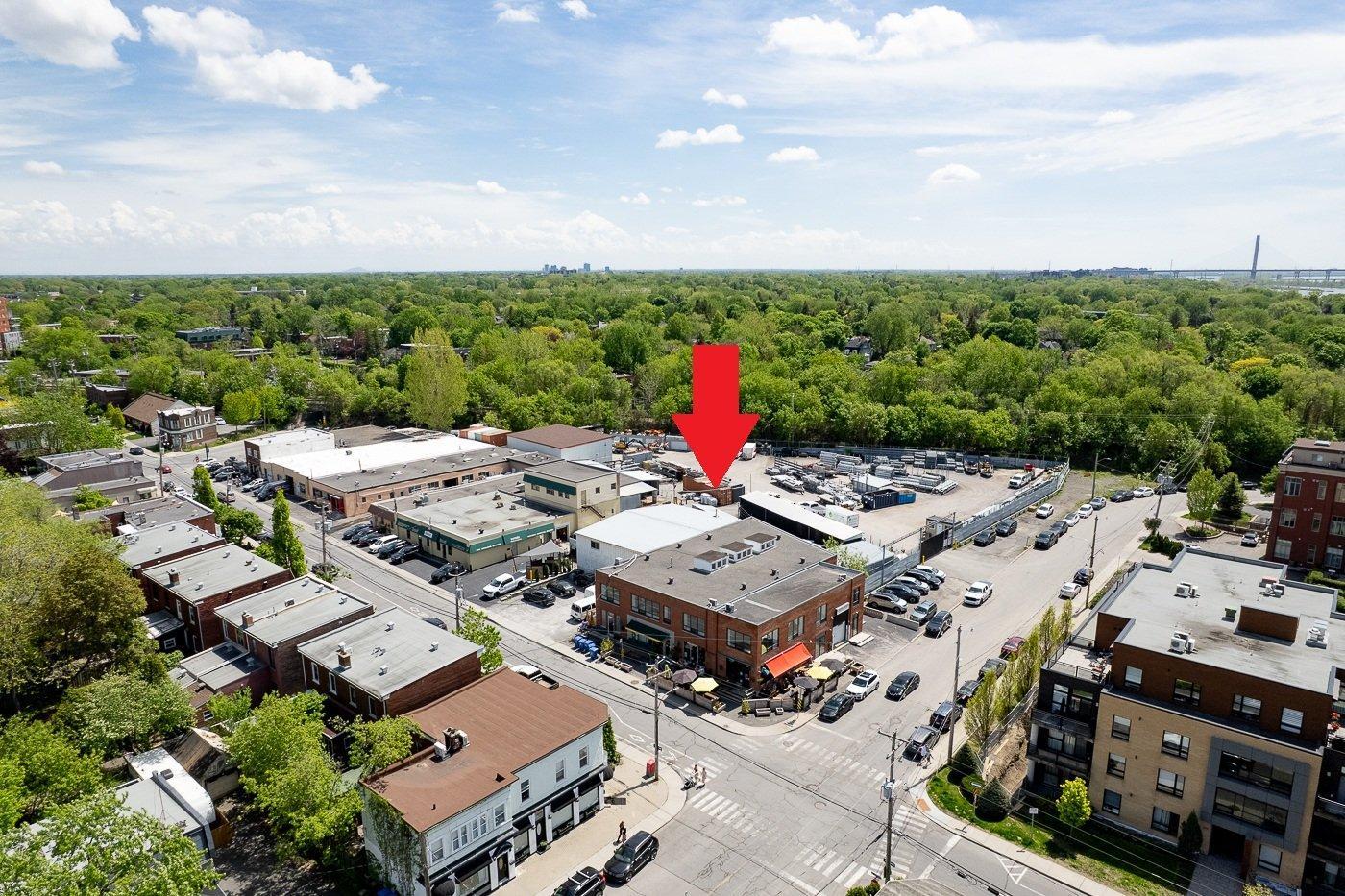 









205

 - 215


Av. St-Denis

,
Saint-Lambert,




QC
J4P2G4

