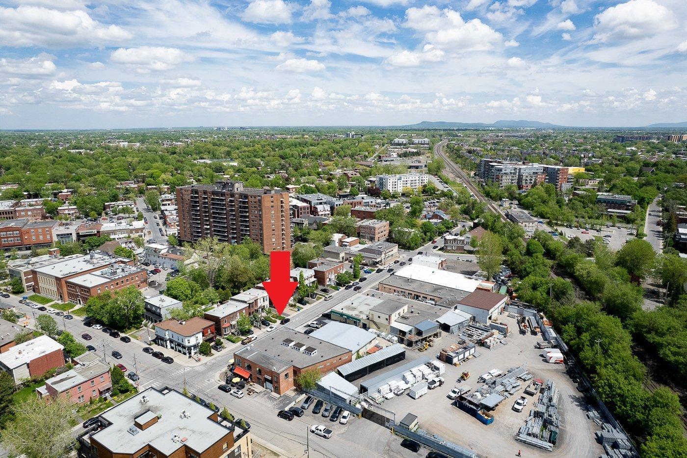 









205

 - 215


Av. St-Denis

,
Saint-Lambert,




QC
J4P2G4

