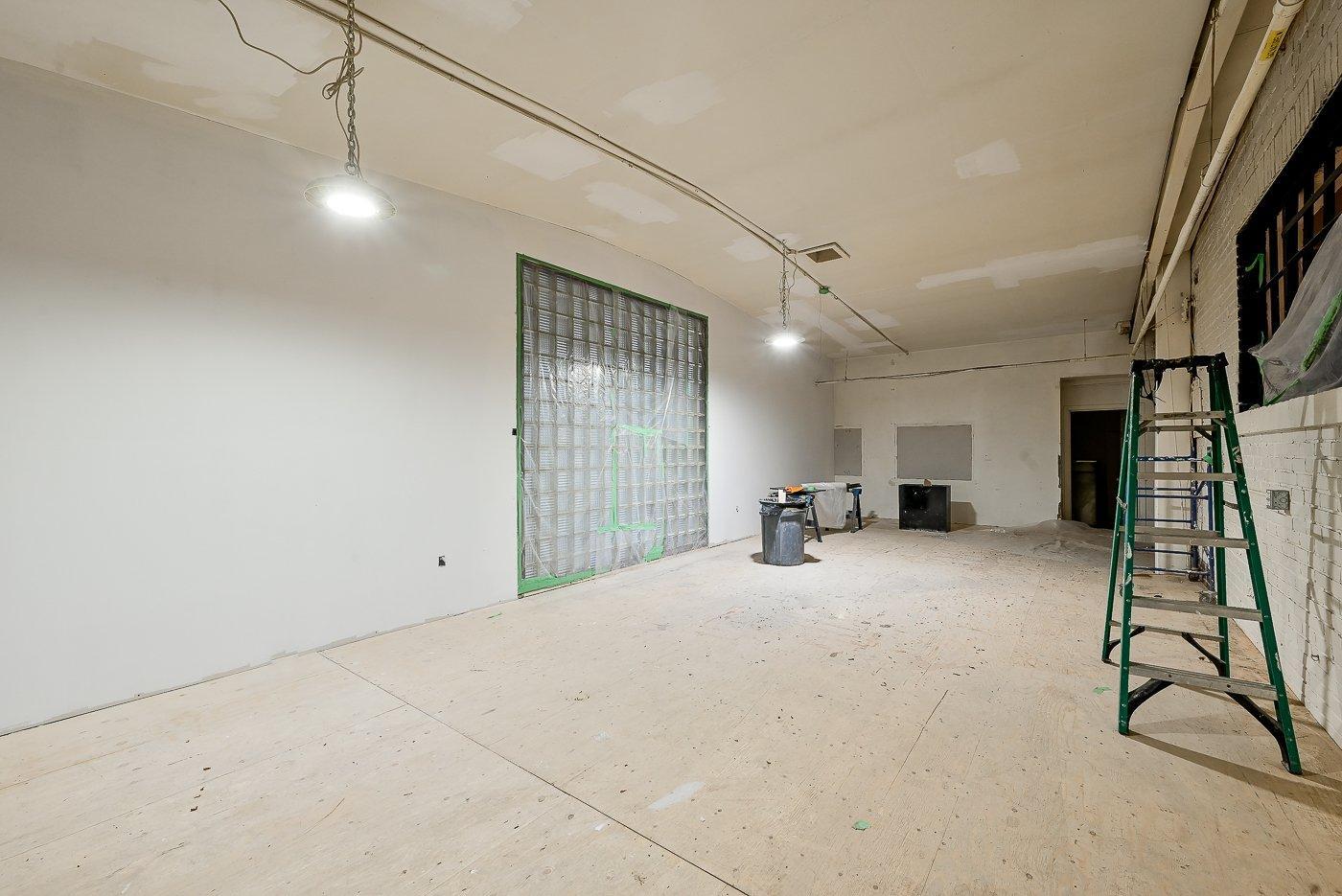 









205

 - 215


Av. St-Denis

,
Saint-Lambert,




QC
J4P2G4

