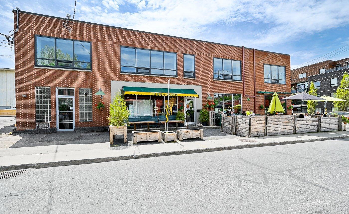 









205

 - 215


Av. St-Denis

,
Saint-Lambert,




QC
J4P2G4


