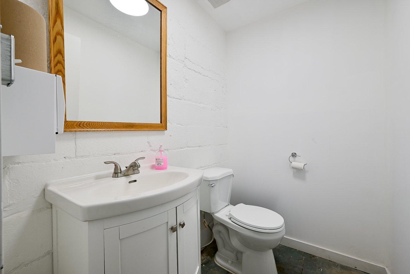 









205

 - 215


Av. St-Denis

,
Saint-Lambert,




QC
J4P2G4

