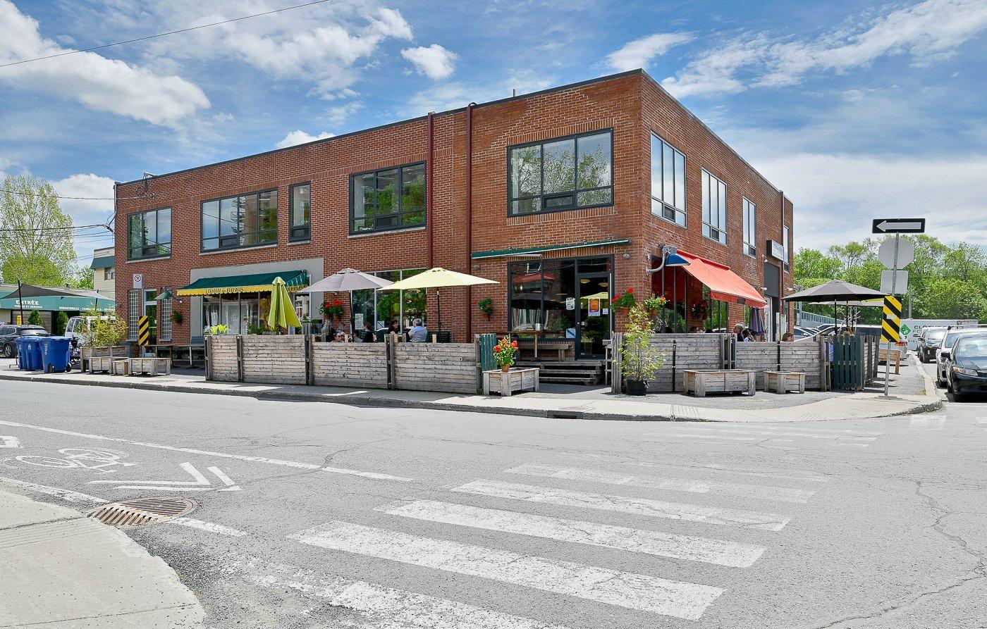 









205

 - 215


Av. St-Denis

,
Saint-Lambert,




QC
J4P2G4

