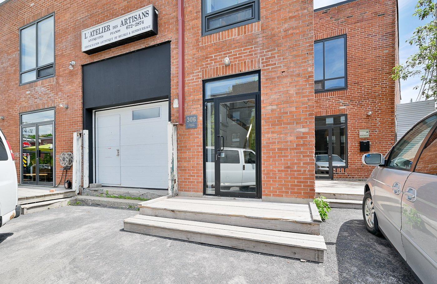 









205

 - 215


Av. St-Denis

,
Saint-Lambert,




QC
J4P2G4

